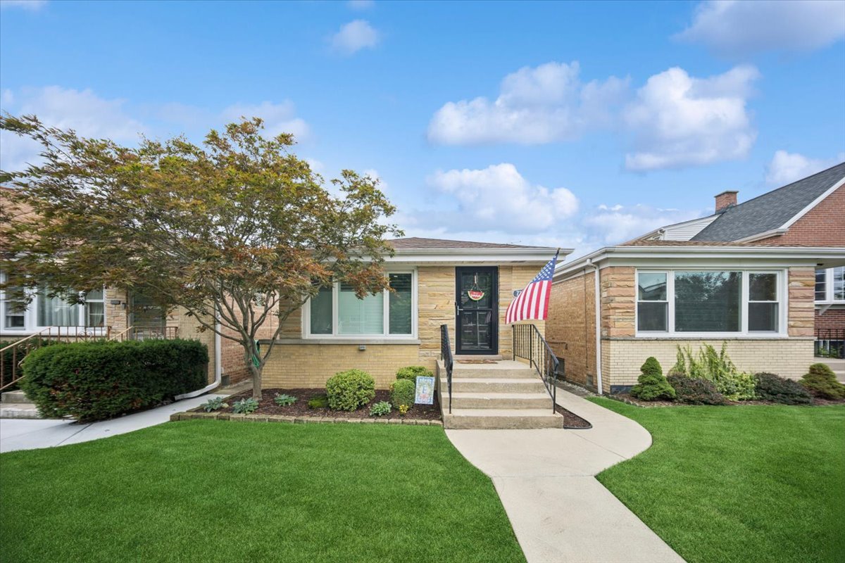 7331 W Clarence Avenue Property Photo 1