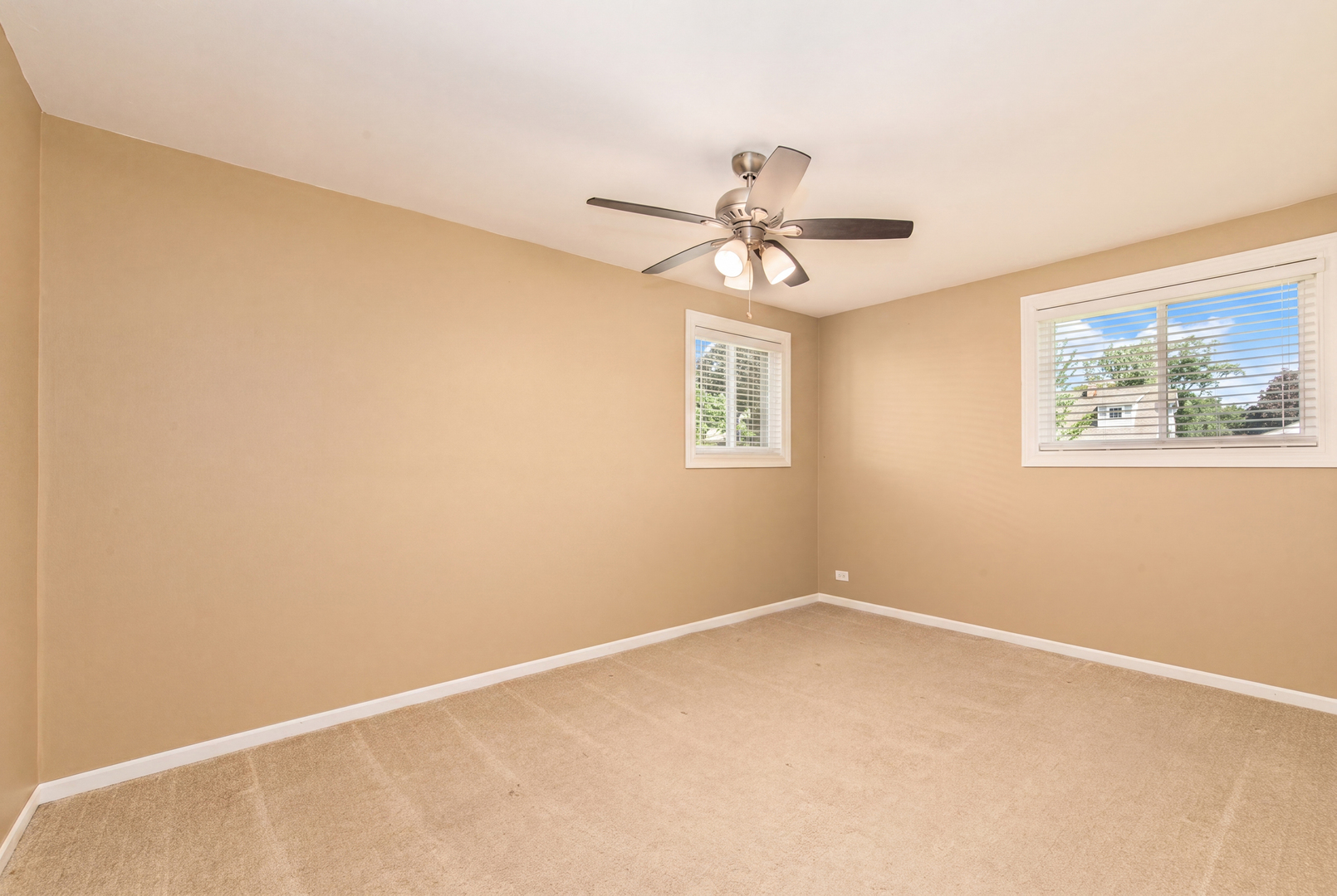 839 E Thacker Street Property Photo 12