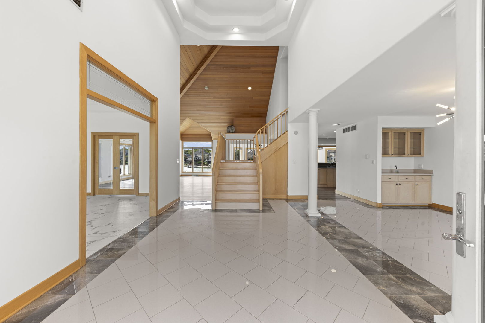 13258 Lakepoint Drive Property Photo 3