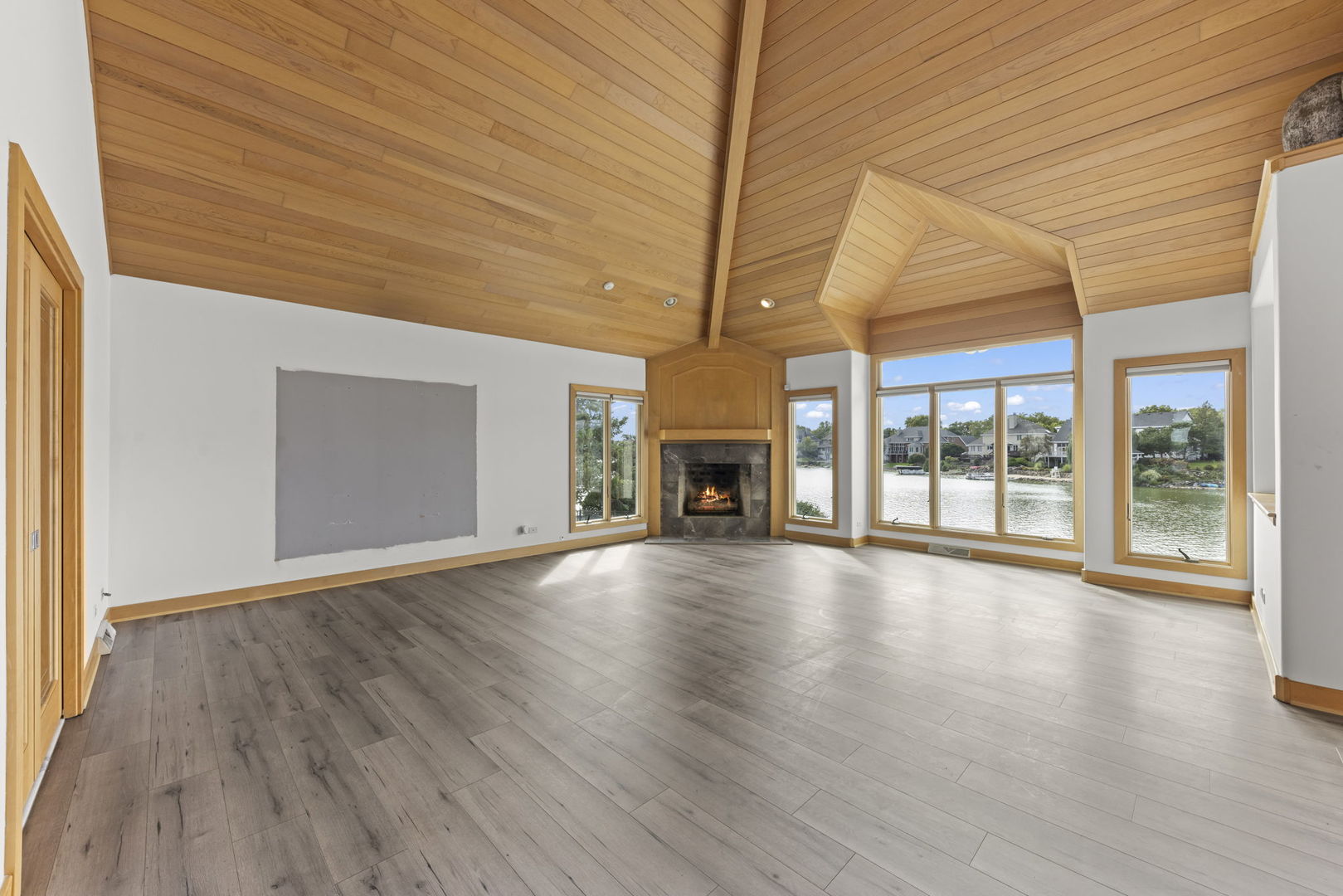 13258 Lakepoint Drive Property Photo 7