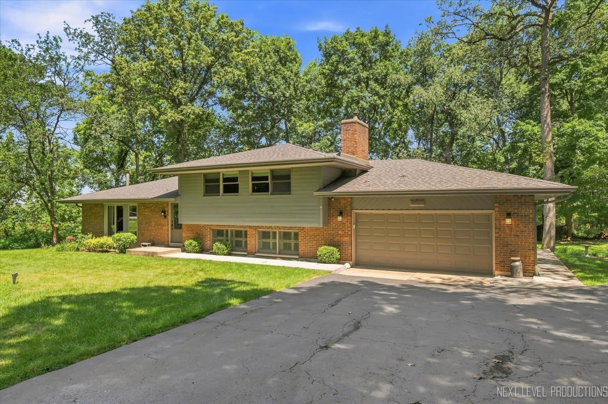4N621 Deerslayer Drive