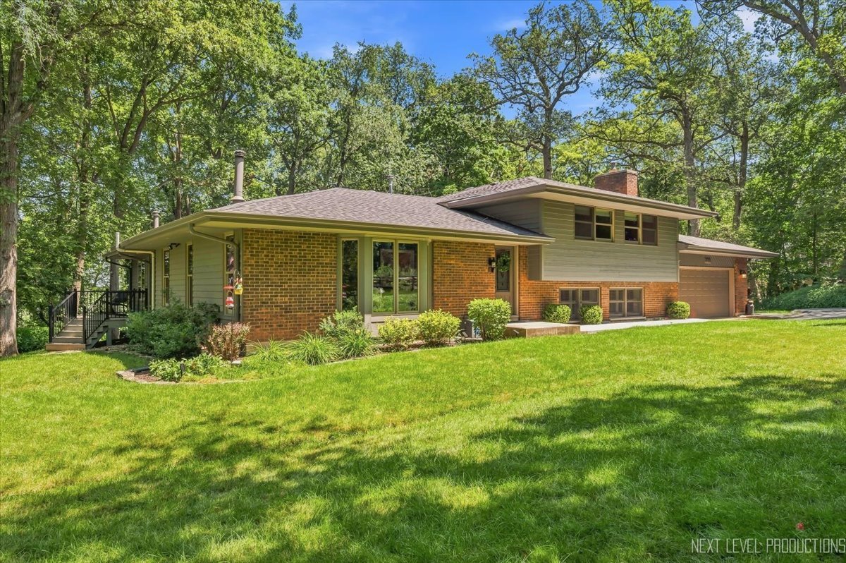 4n621 Deerslayer Drive Property Photo 2