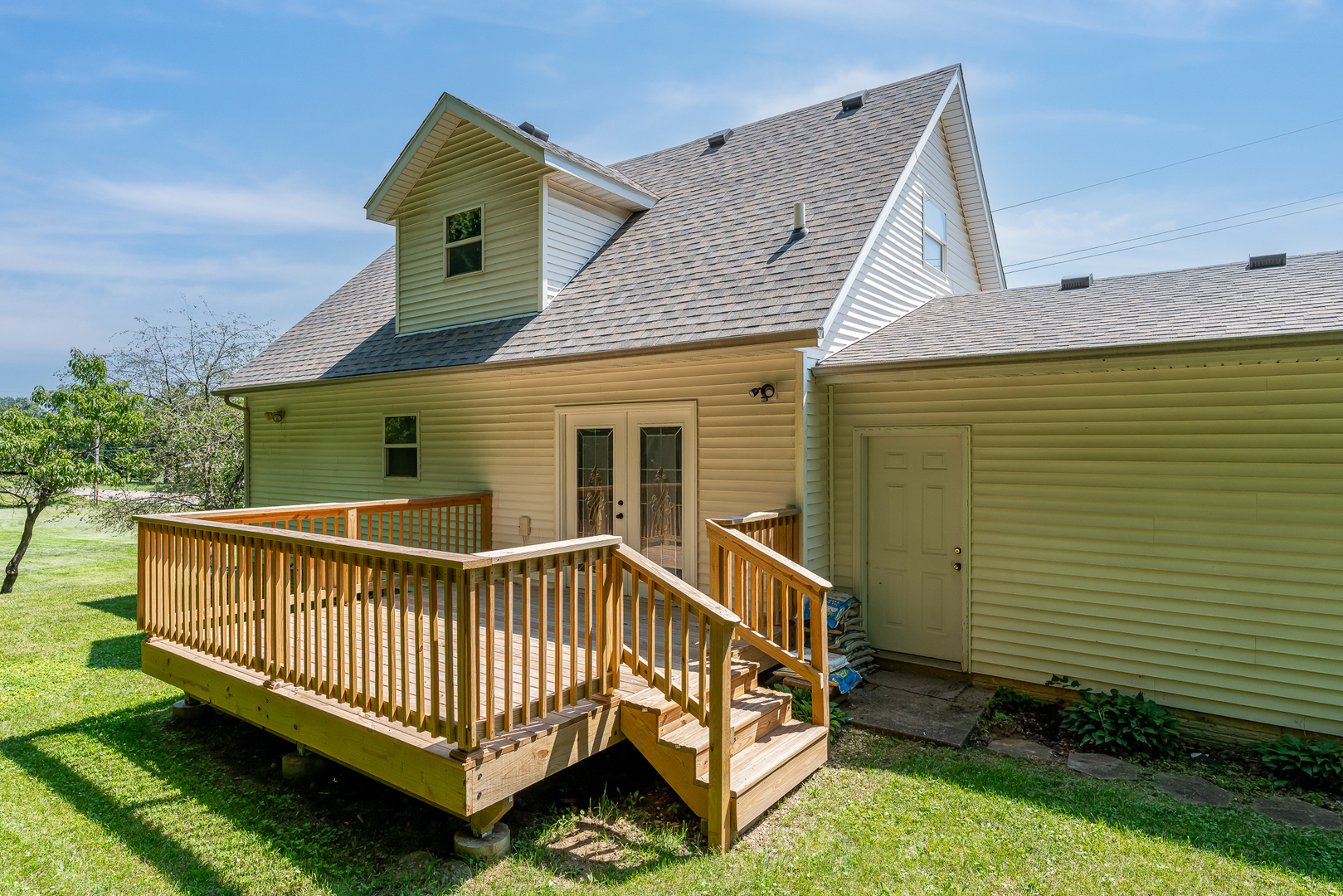 1148 Valley Drive Property Photo 2