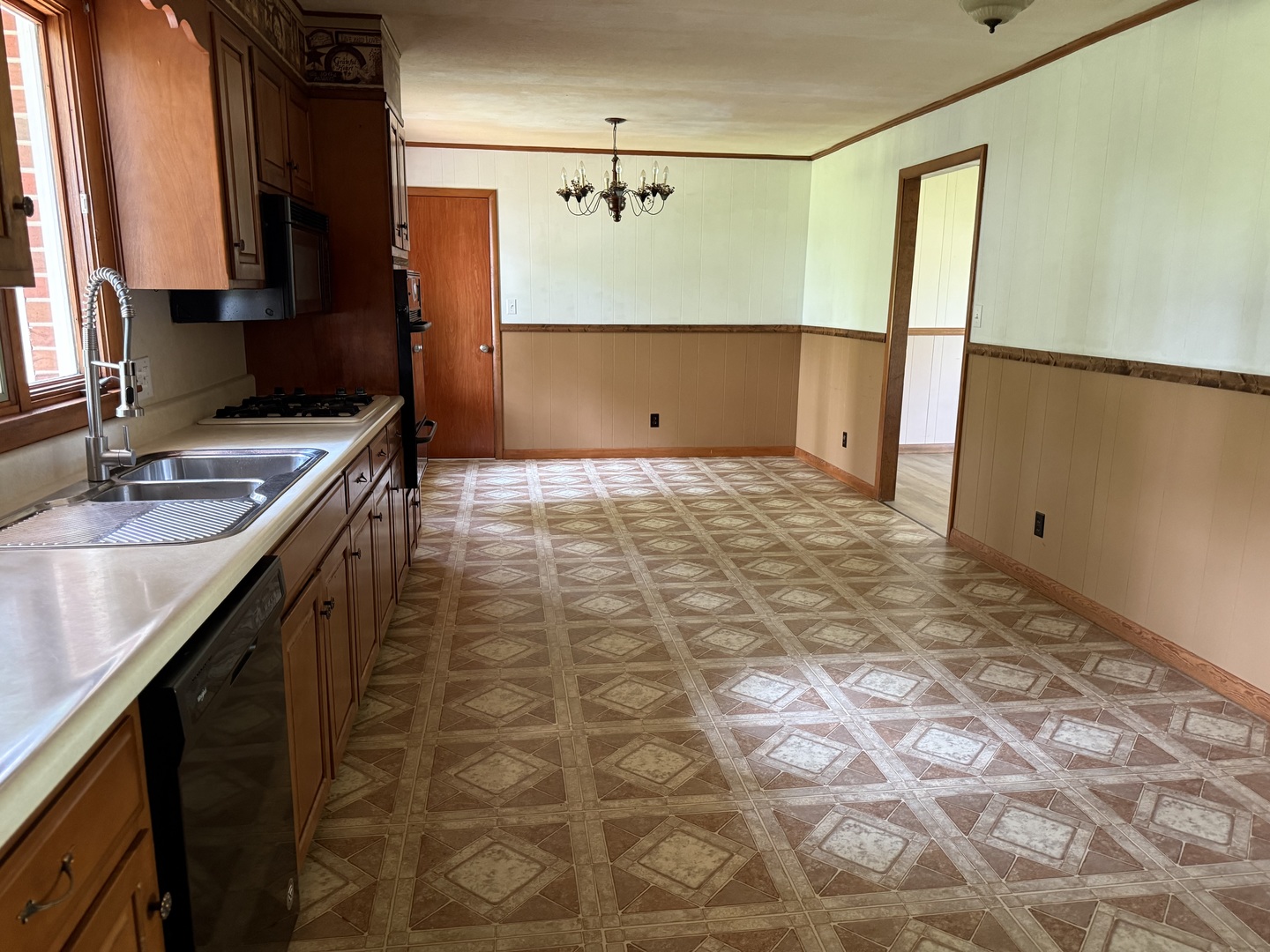 715 State Street Property Photo 6