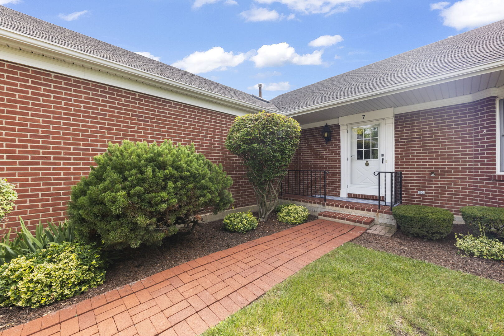 7 Douglas Drive Property Photo 2