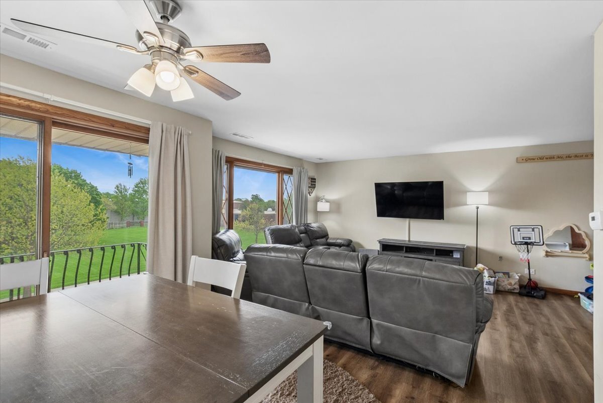 10704 Kilpatrick Avenue 3b Property Photo 7