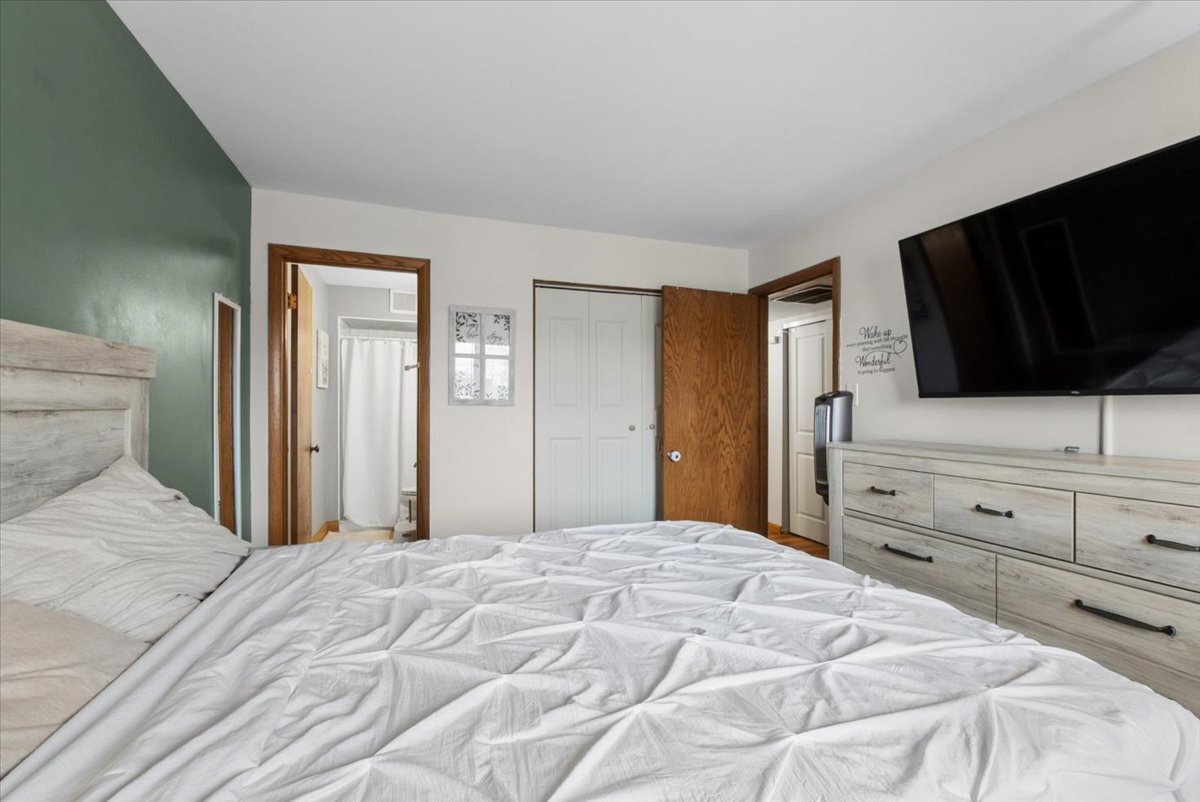 10704 Kilpatrick Avenue 3b Property Photo 13