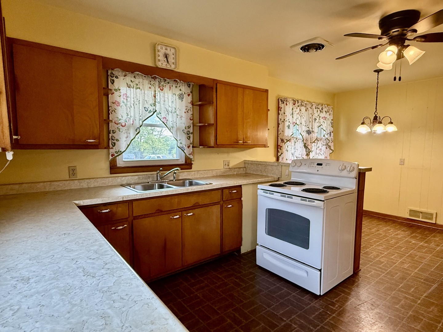 1021 7th Street Property Photo 8