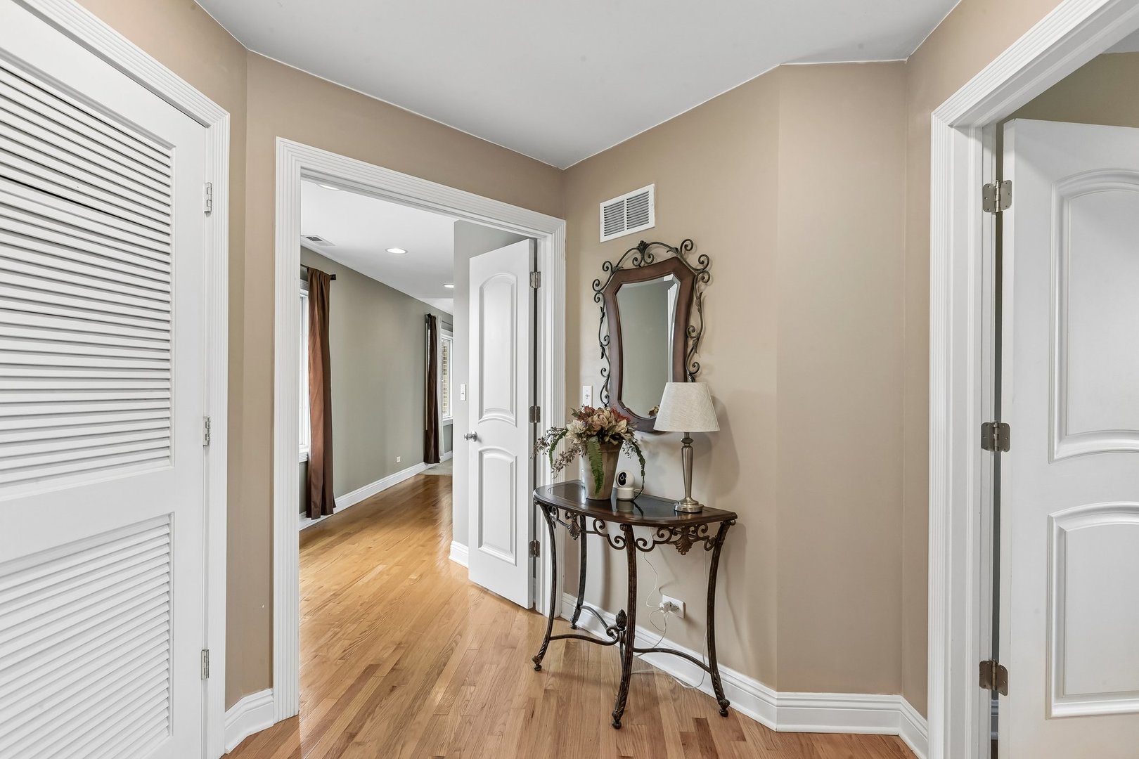 610 W Lonnquist Boulevard Property Photo 18