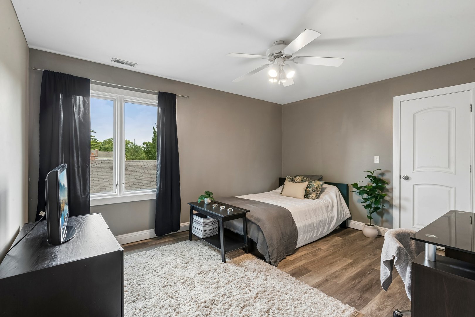 610 W Lonnquist Boulevard Property Photo 37
