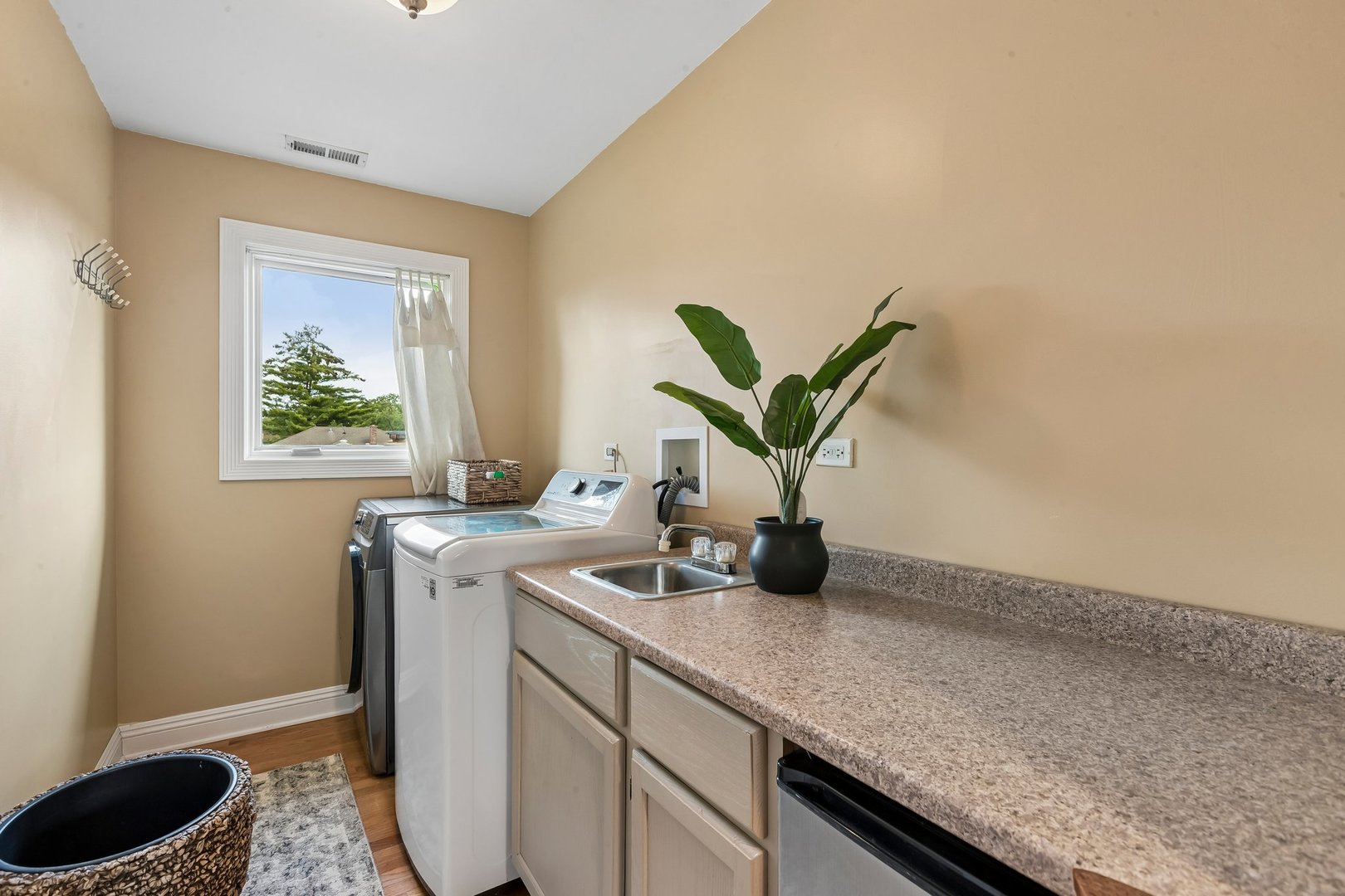 610 W Lonnquist Boulevard Property Photo 39