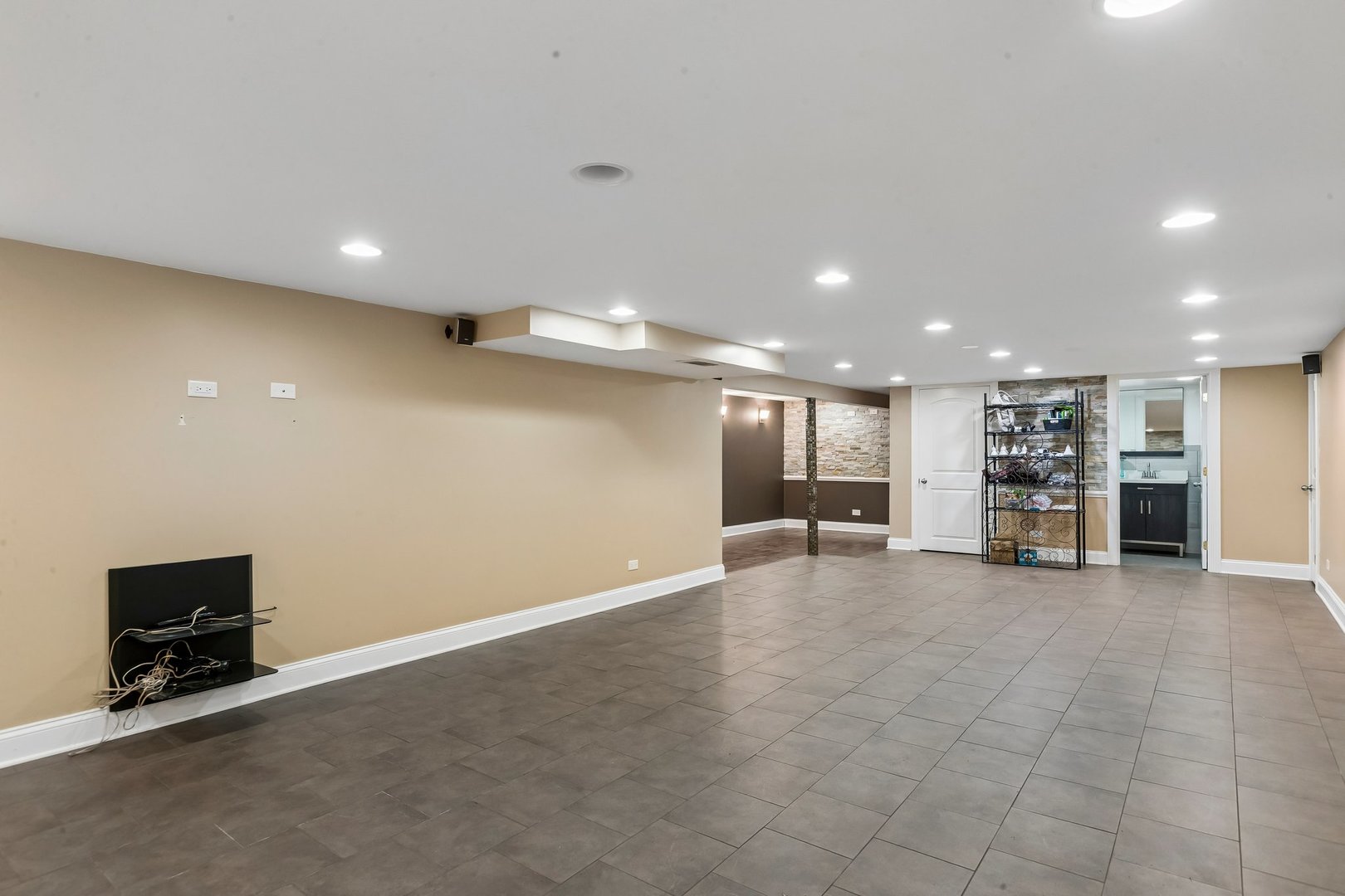 610 W Lonnquist Boulevard Property Photo 45