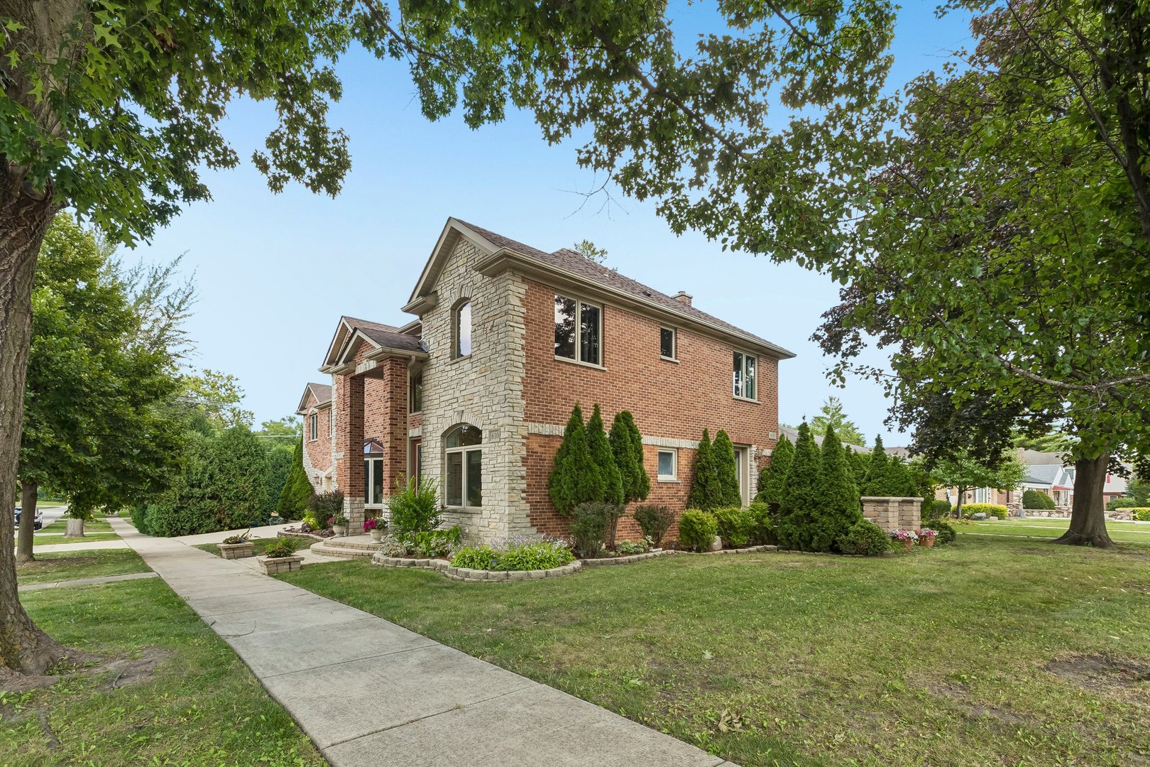 610 W Lonnquist Boulevard Property Photo 50