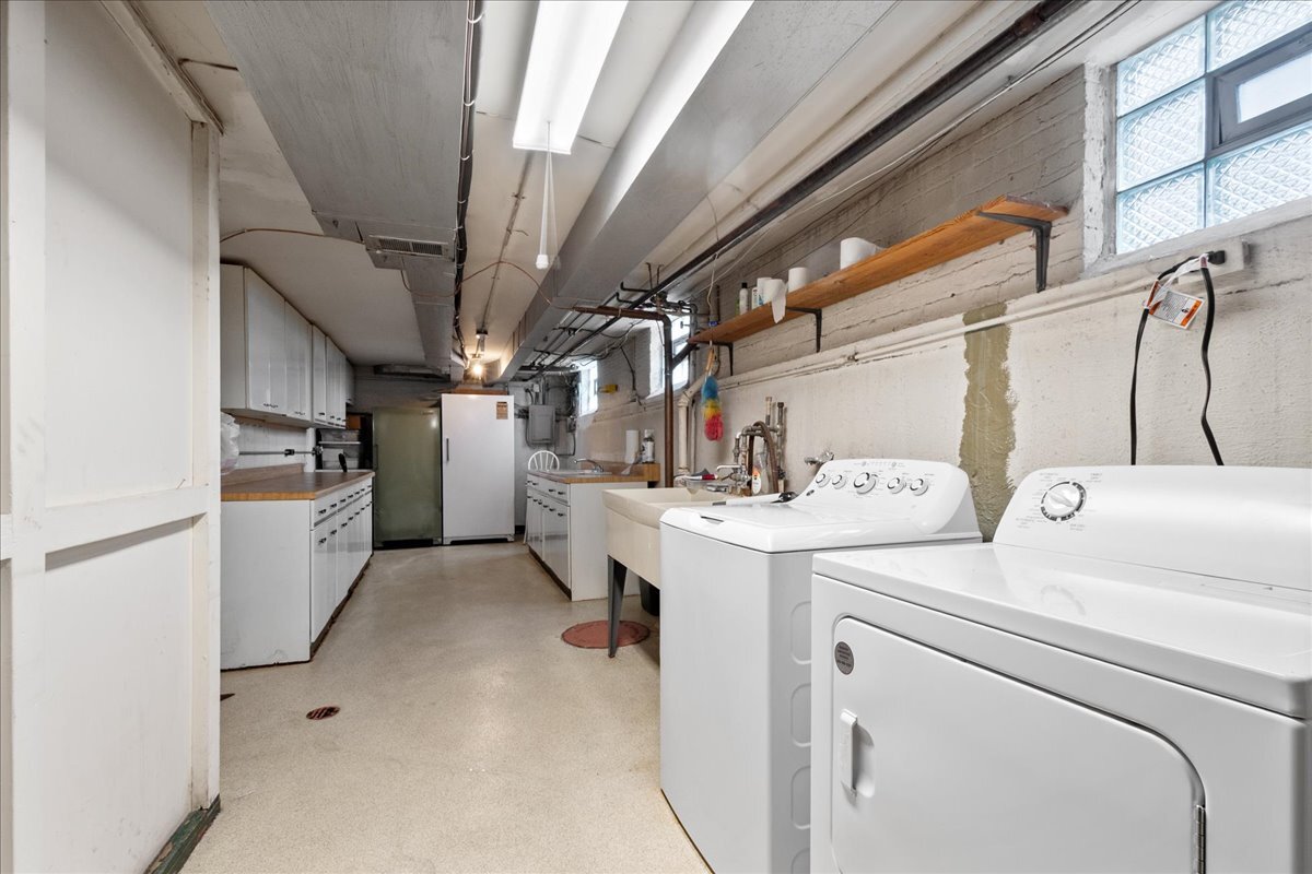6939 N Francisco Avenue Property Photo 18