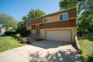 1302 Oxford Lane Property Photo 1