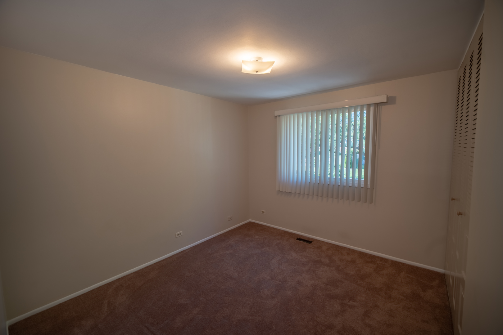 1302 Oxford Lane Property Photo 6