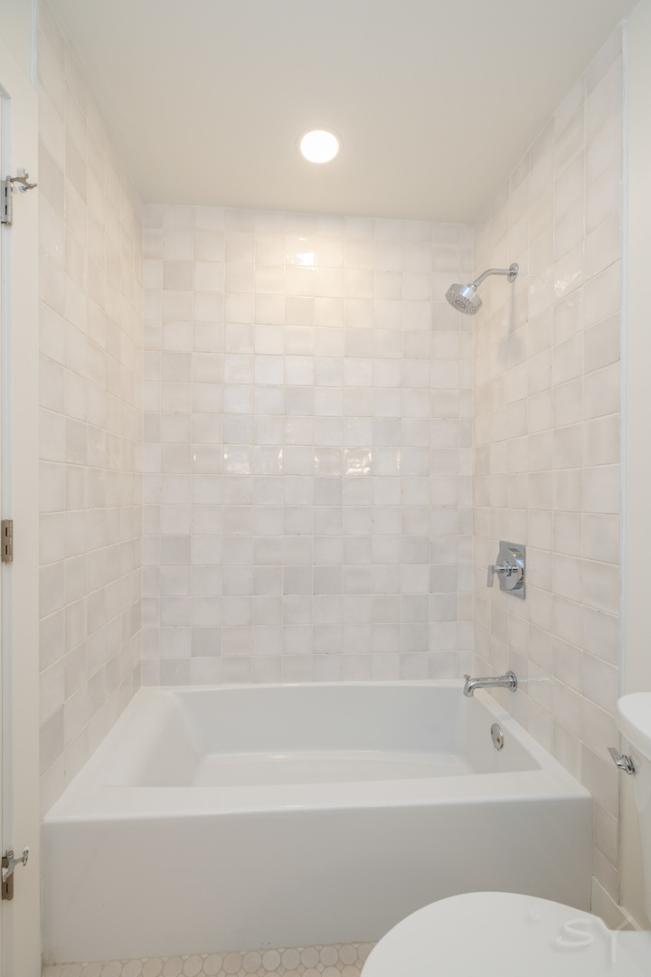 406 Franklin Avenue 1b Property Photo 12