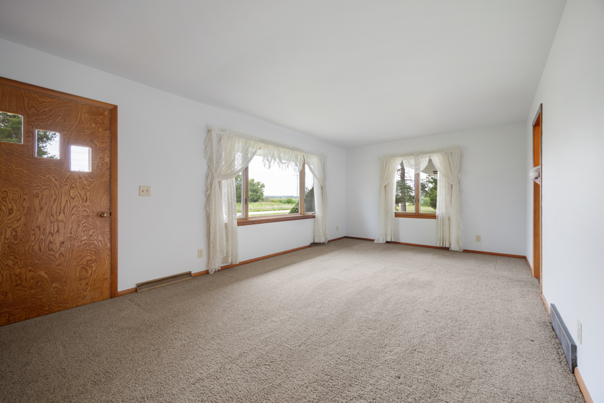 21313 Anthony Road Property Photo 3