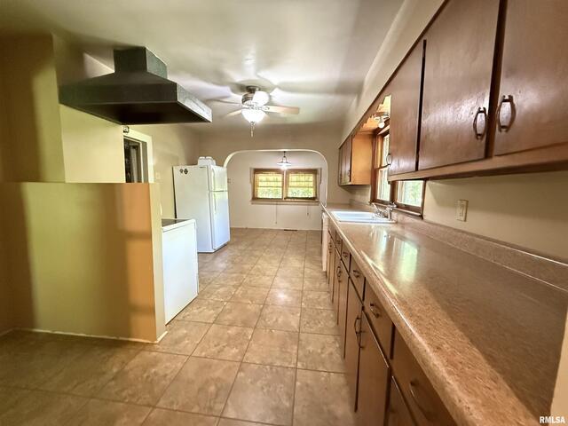 1312 W Sycamore Street Property Photo 5