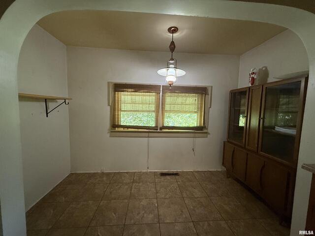 1312 W Sycamore Street Property Photo 6