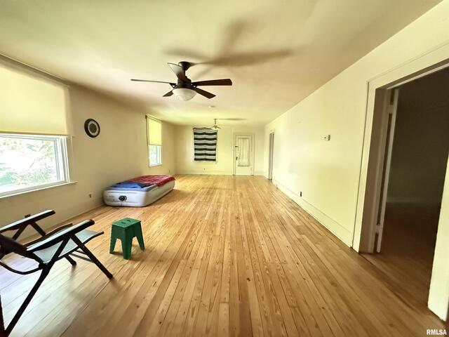1312 W Sycamore Street Property Photo 7