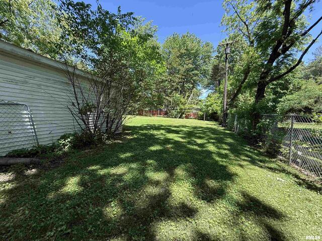 1312 W Sycamore Street Property Photo 21