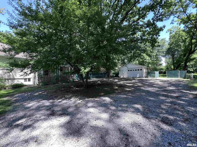 1312 W Sycamore Street Property Photo 24