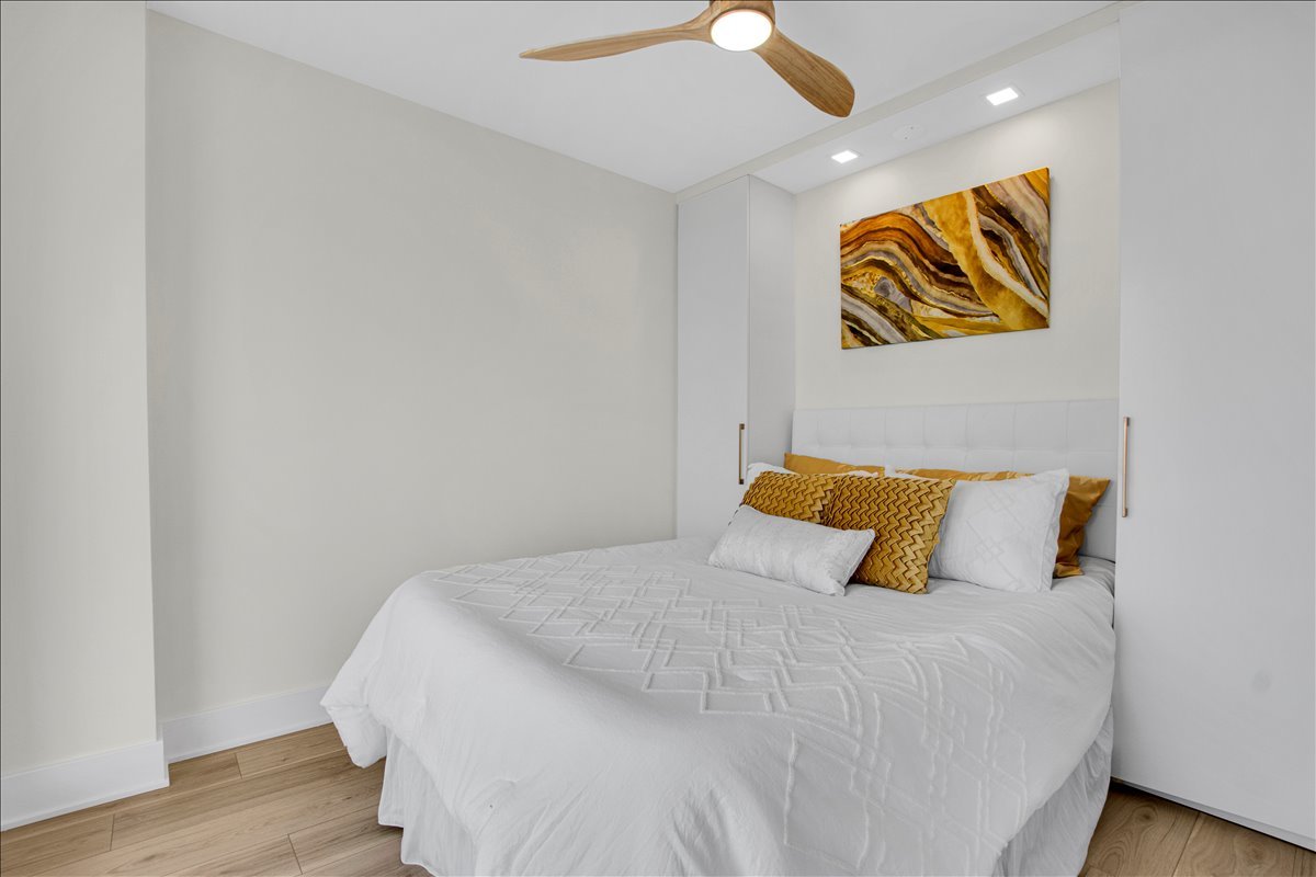 4170 N Marine Drive 19m Property Photo 19