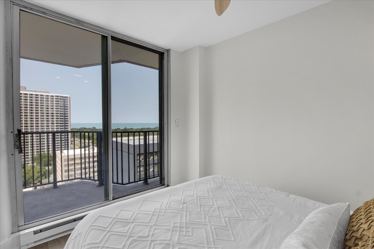 4170 N Marine Drive 19m Property Photo 20