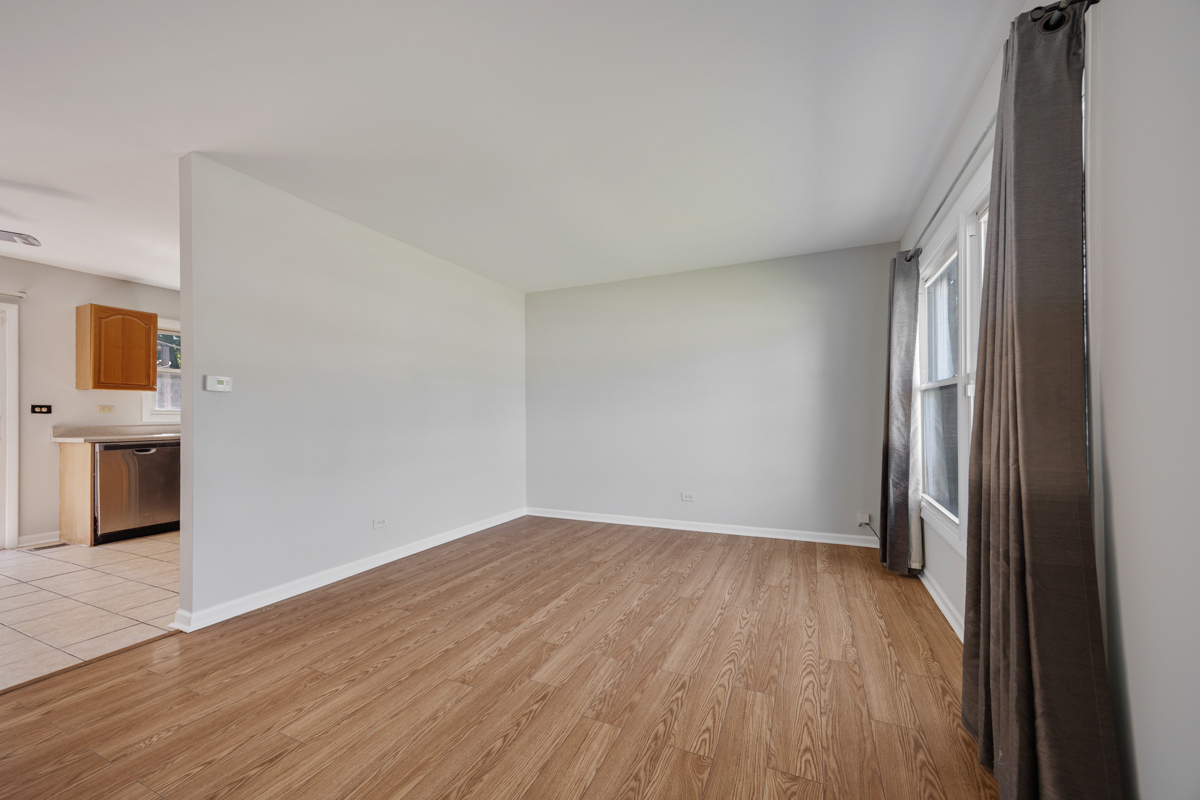 8189 Carlisle Drive Property Photo 3