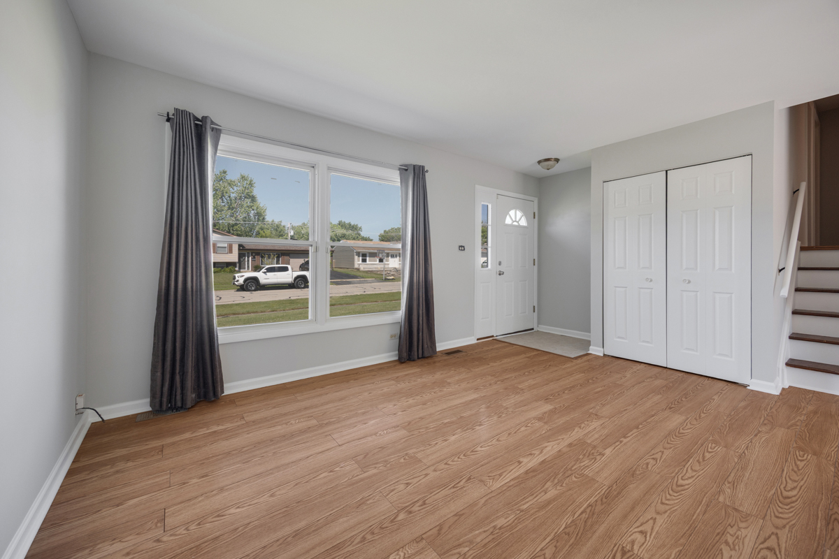 8189 Carlisle Drive Property Photo 4