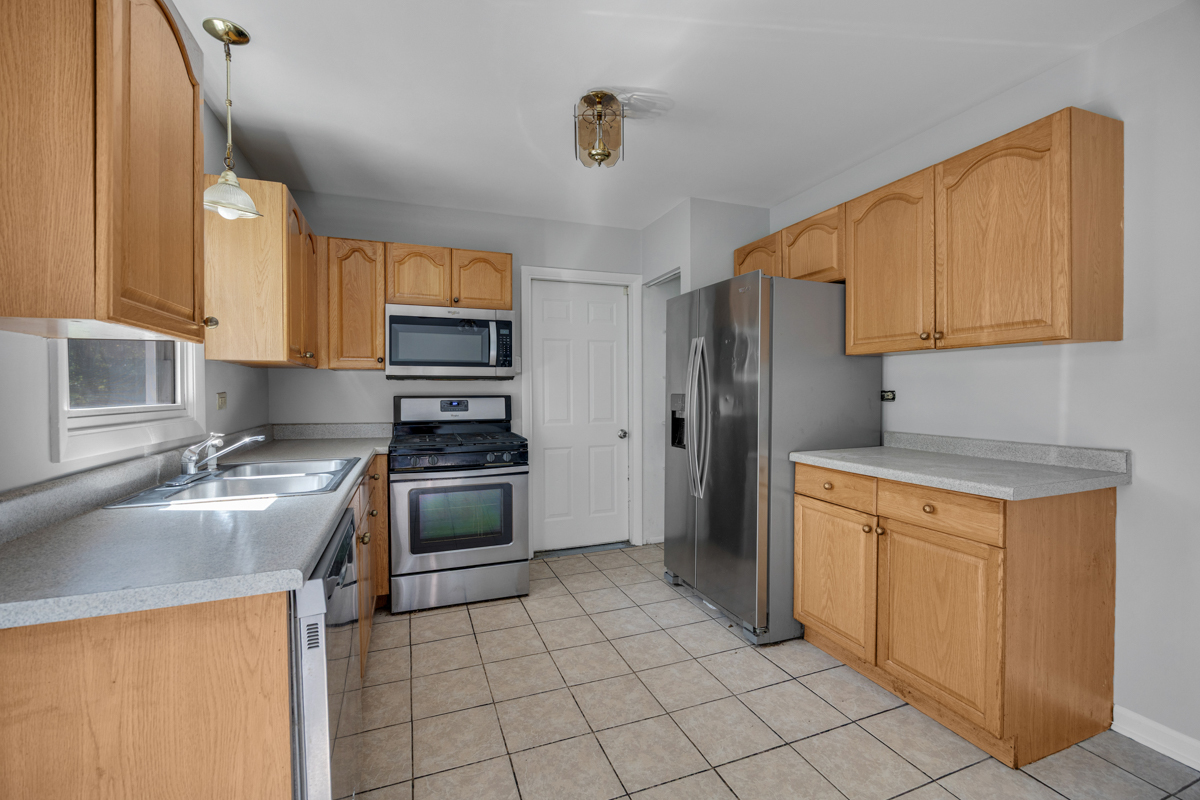 8189 Carlisle Drive Property Photo 9