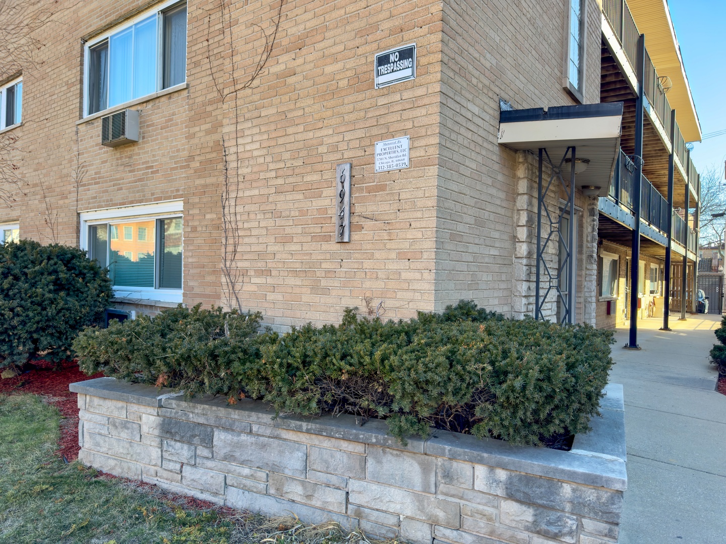 6947 S Jeffery Boulevard 3J Property Photo 1