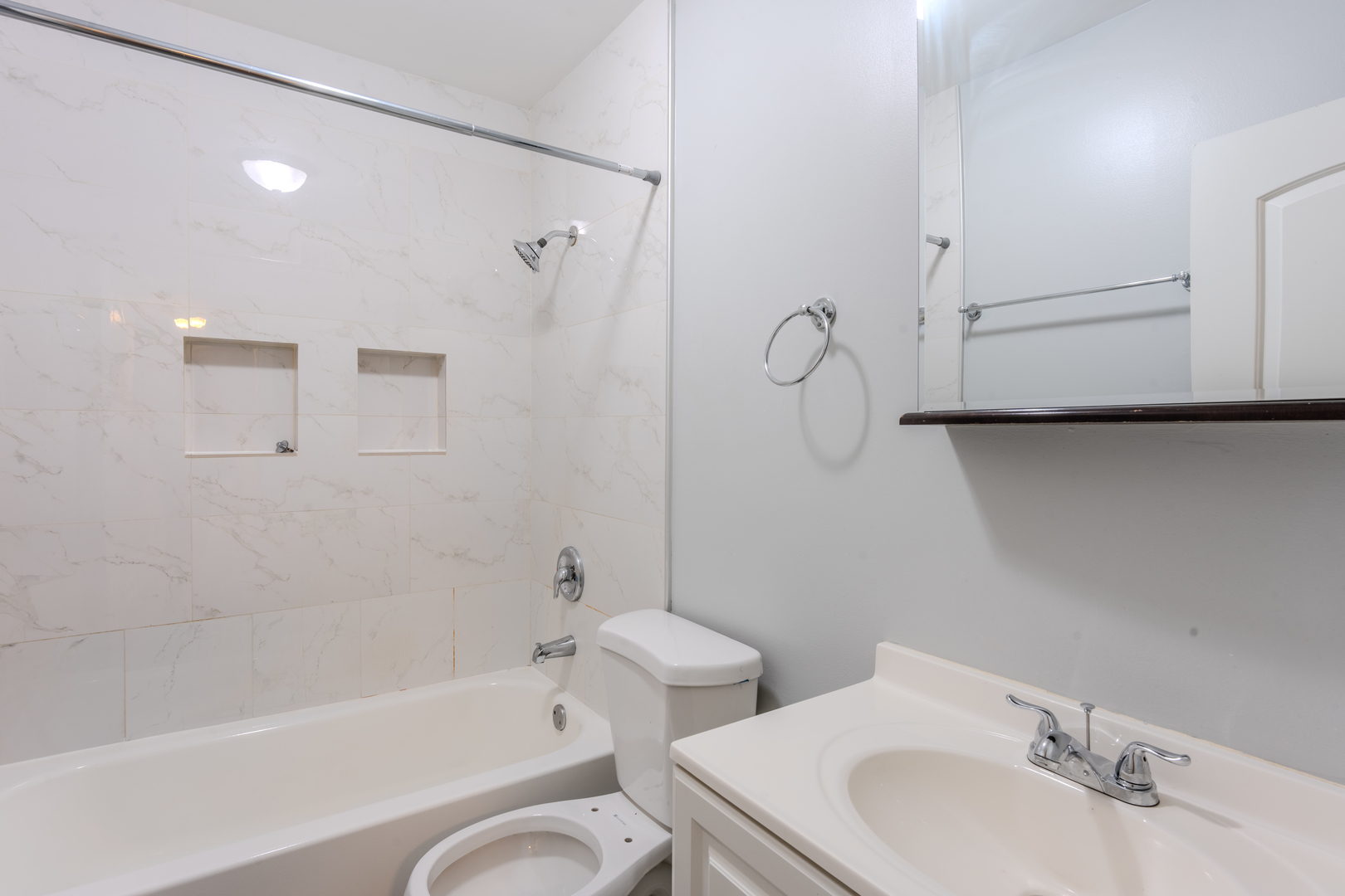 6947 S Jeffery Boulevard 3j Property Photo 5