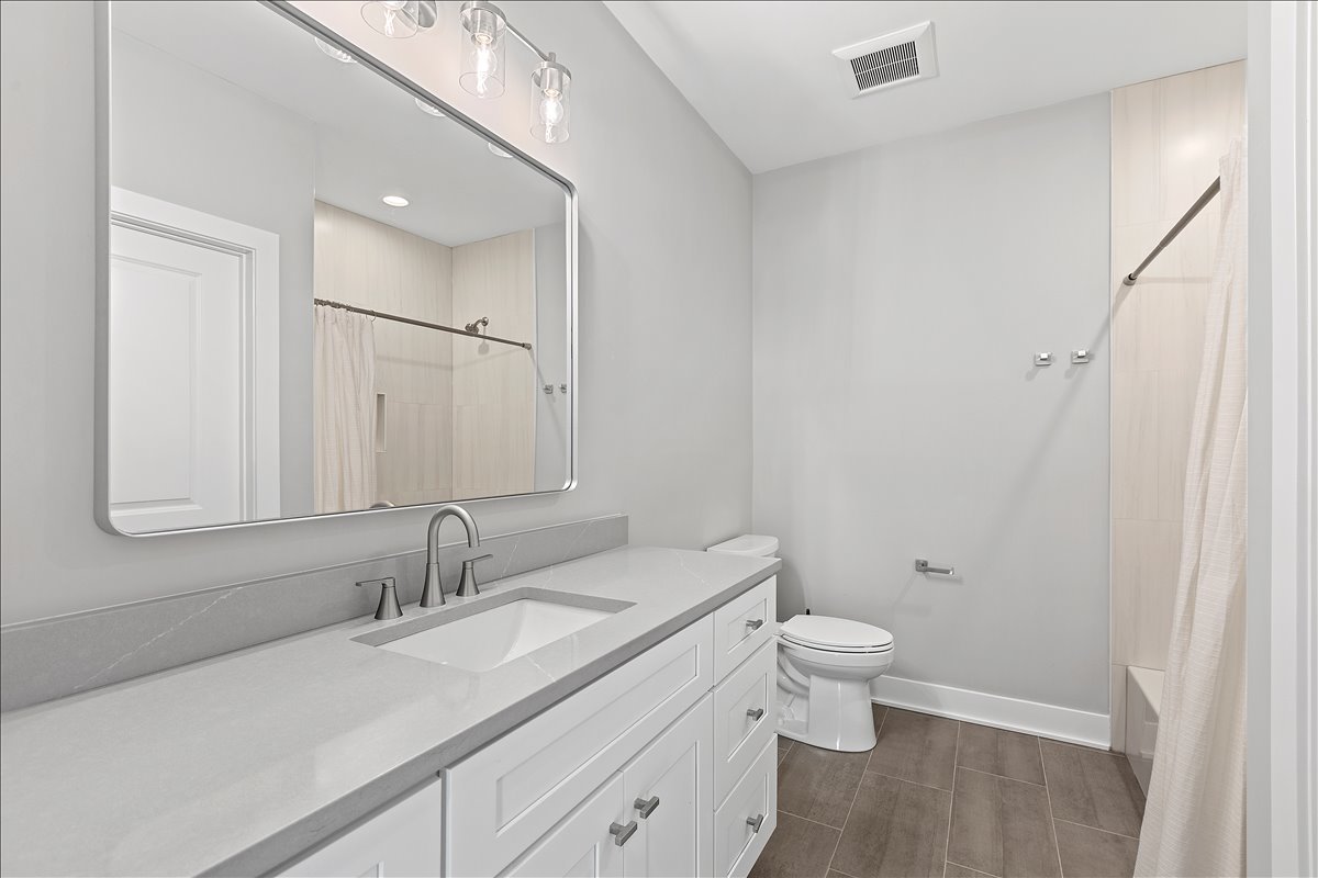 319 S Glendale Avenue 303 Property Photo 13