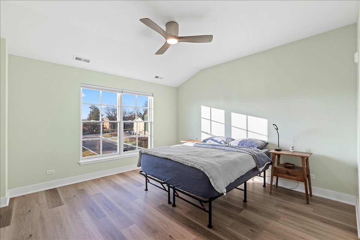 319 S Glendale Avenue 303 Property Photo 15