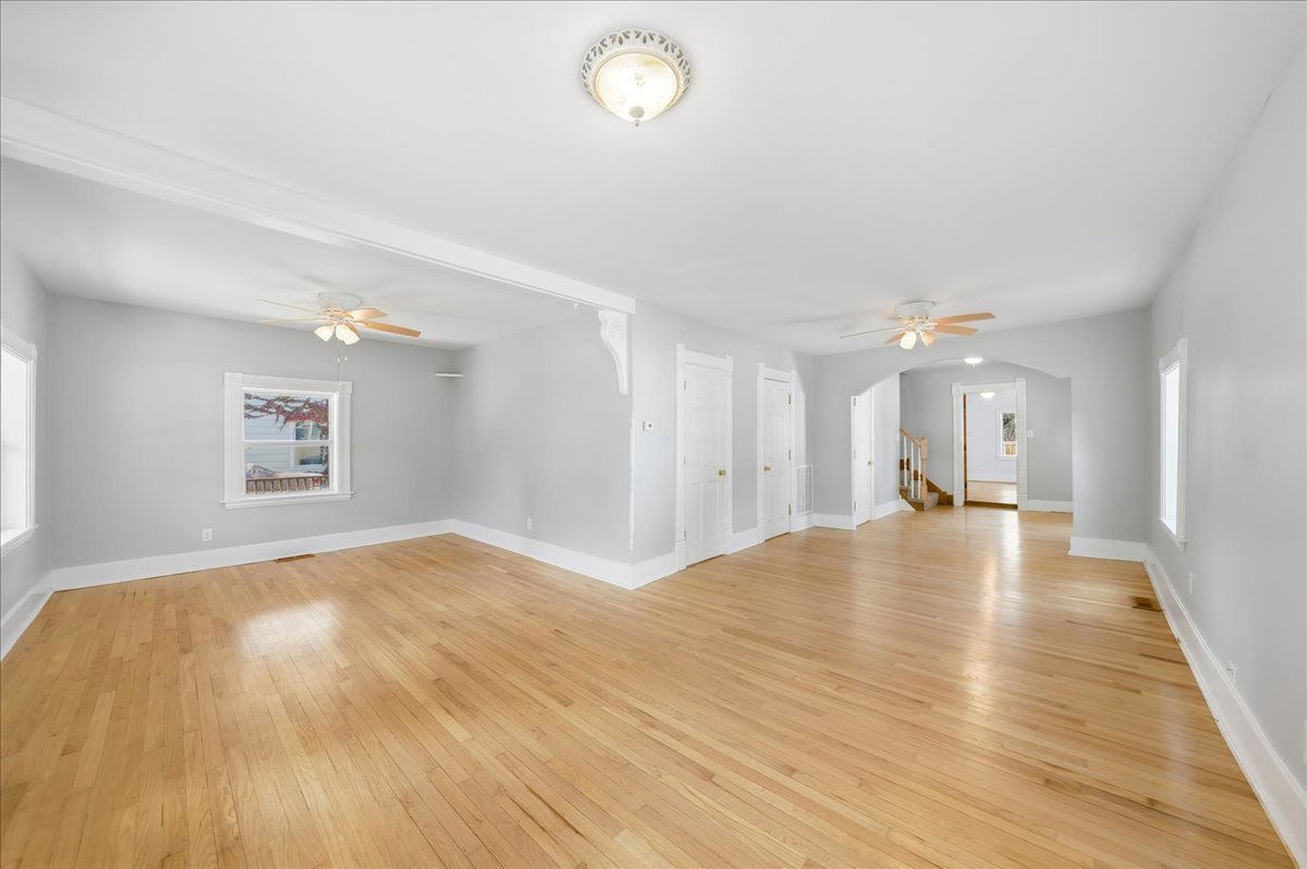 317 E Dearborn Street Property Photo 4