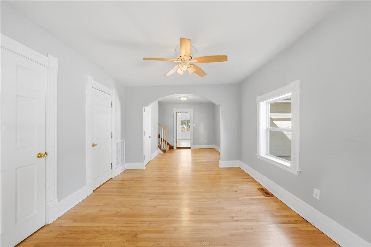 317 E Dearborn Street Property Photo 6