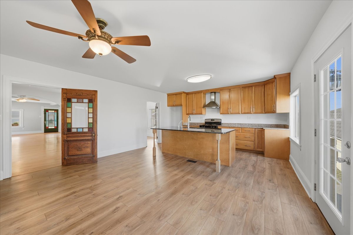317 E Dearborn Street Property Photo 11