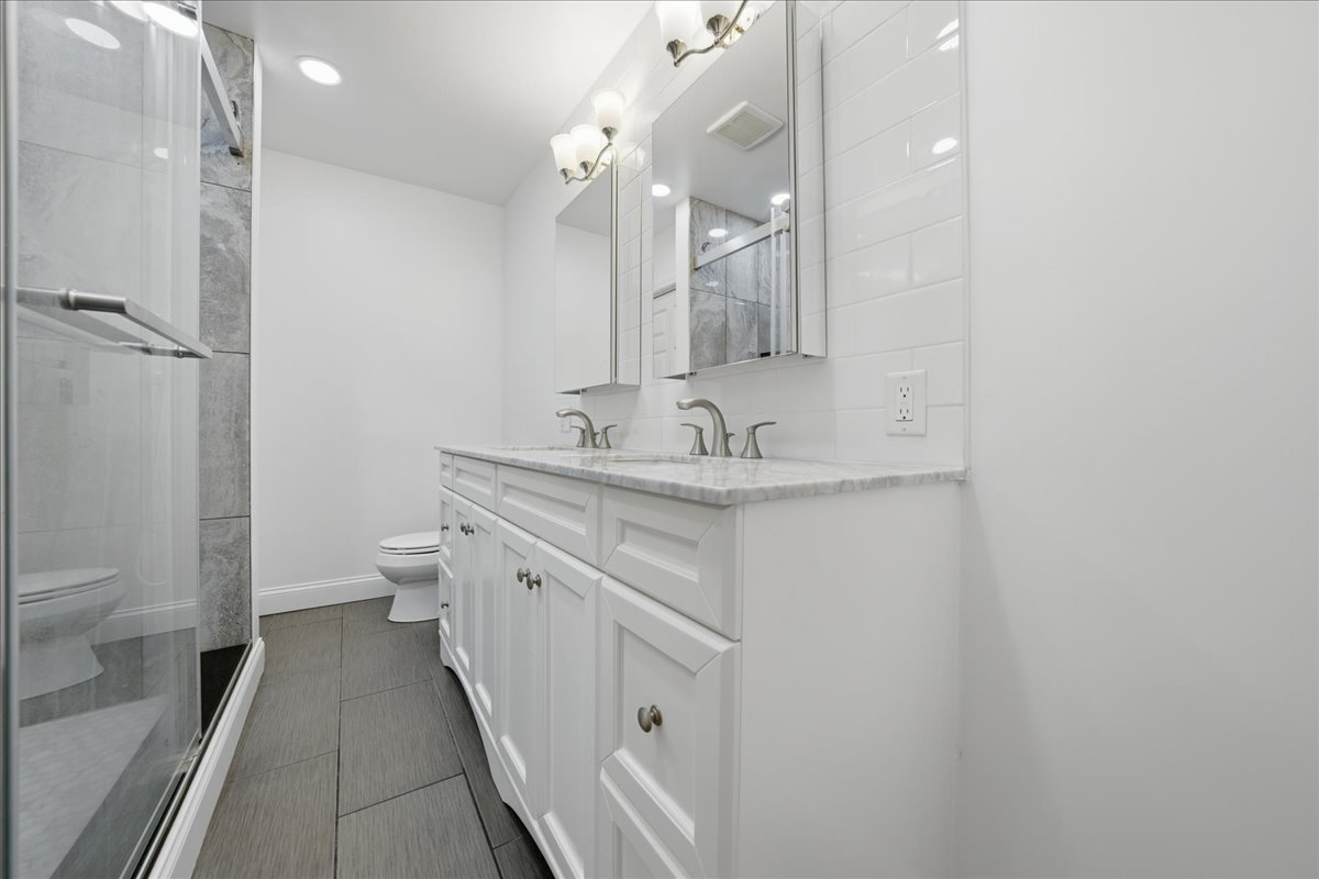 317 E Dearborn Street Property Photo 14