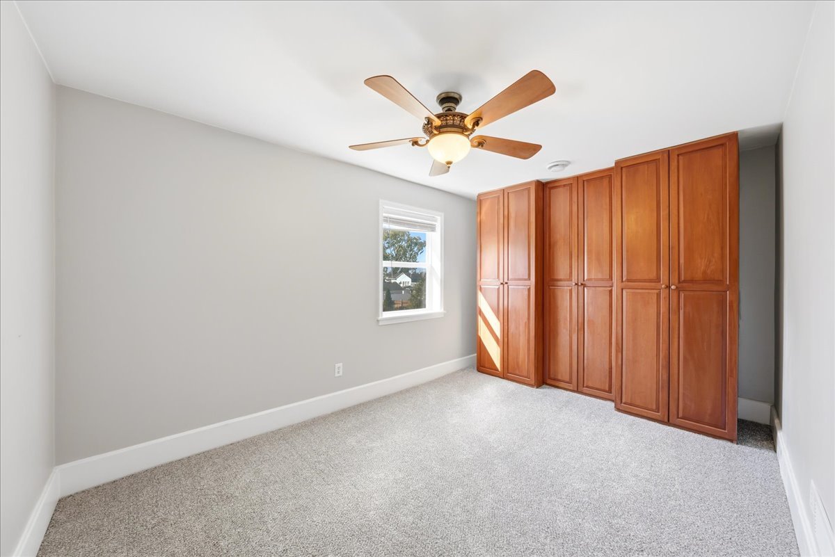 317 E Dearborn Street Property Photo 18