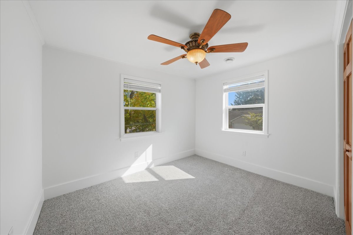 317 E Dearborn Street Property Photo 21