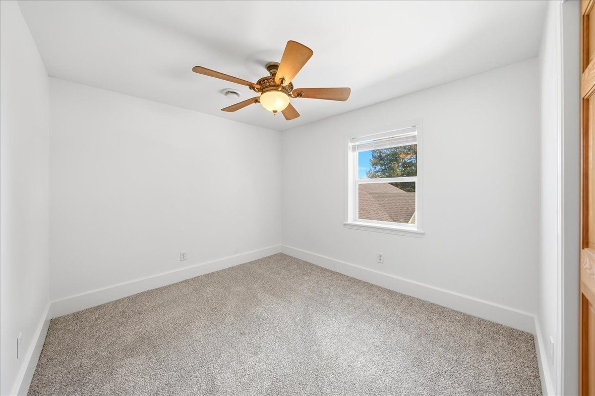 317 E Dearborn Street Property Photo 23
