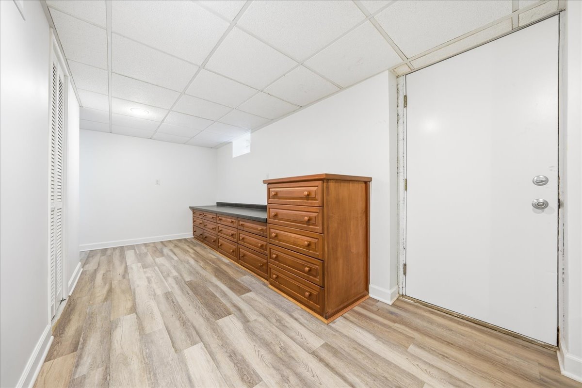 317 E Dearborn Street Property Photo 24