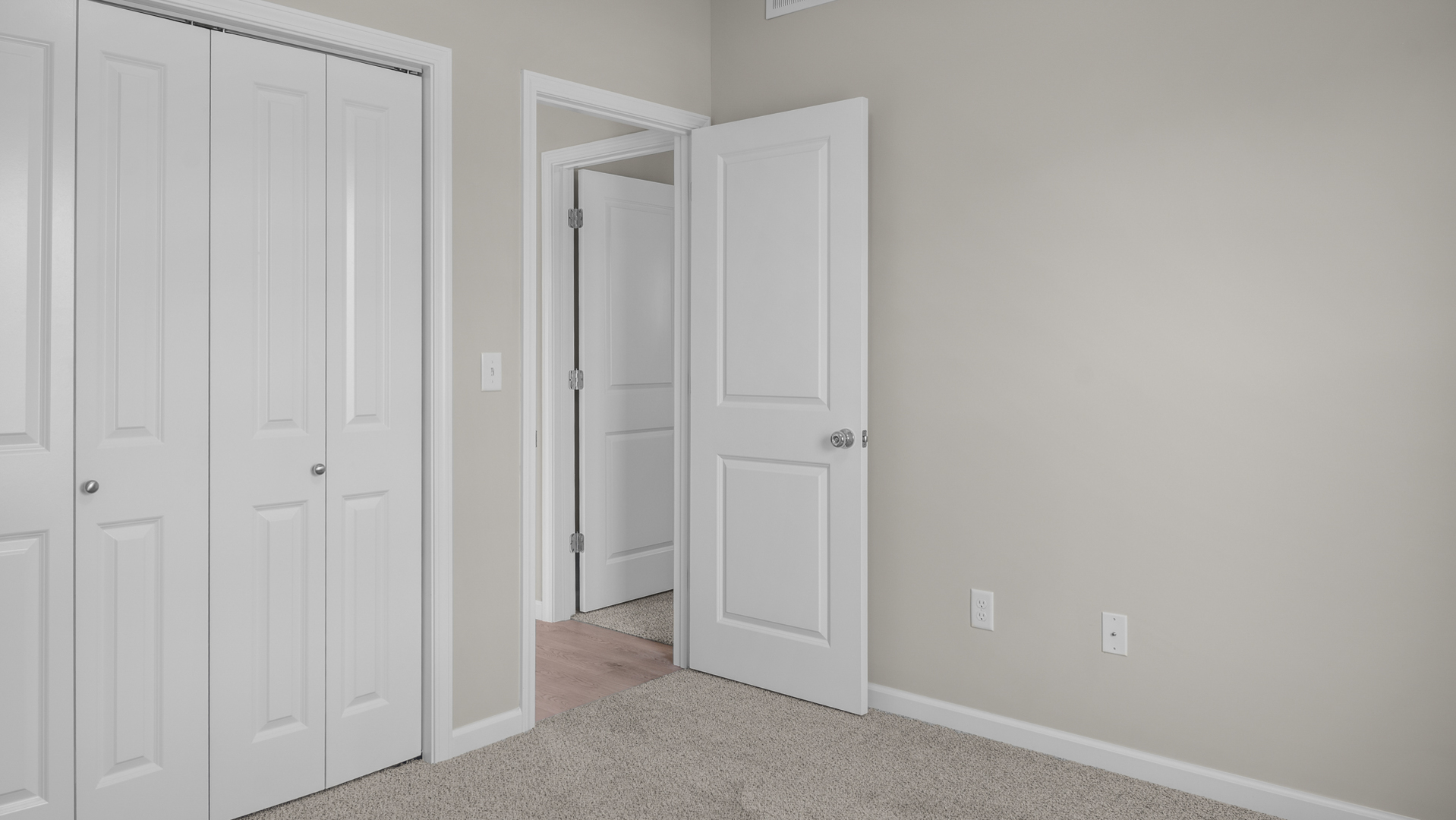 1209 S Smith Road Property Photo 23