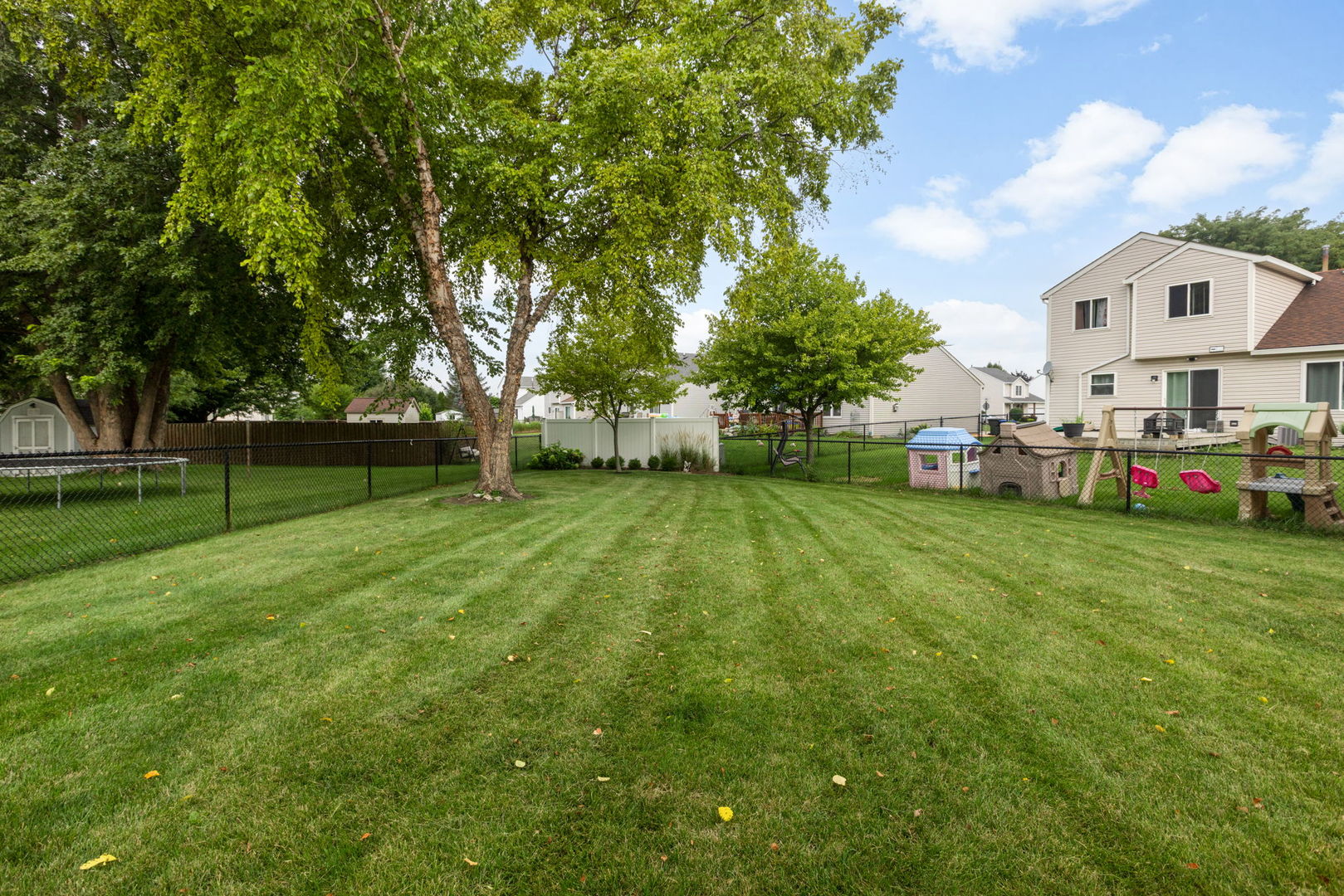 630 Hobart Drive Property Photo 2