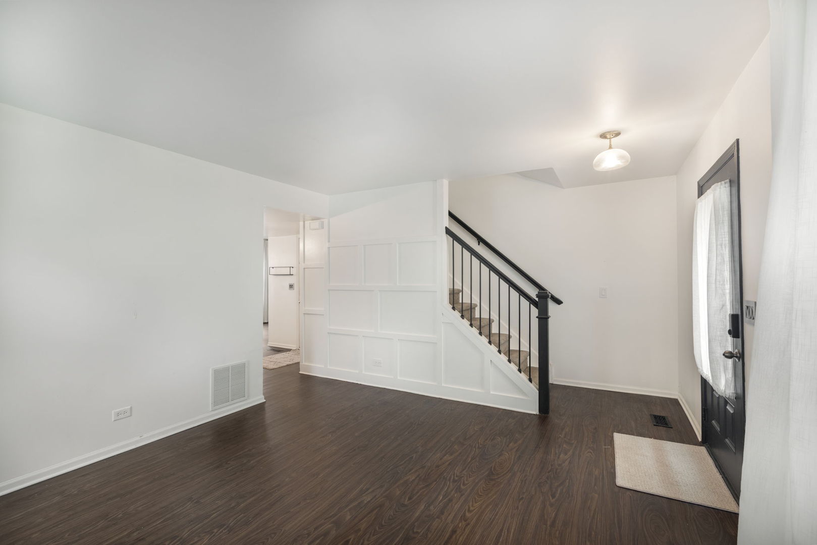 630 Hobart Drive Property Photo 3