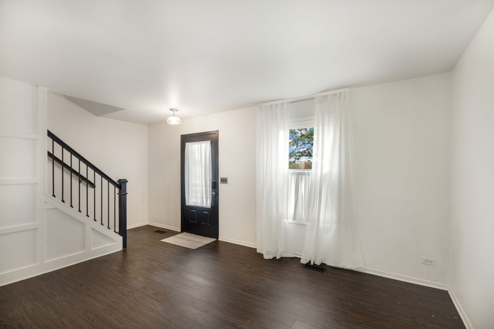 630 Hobart Drive Property Photo 4