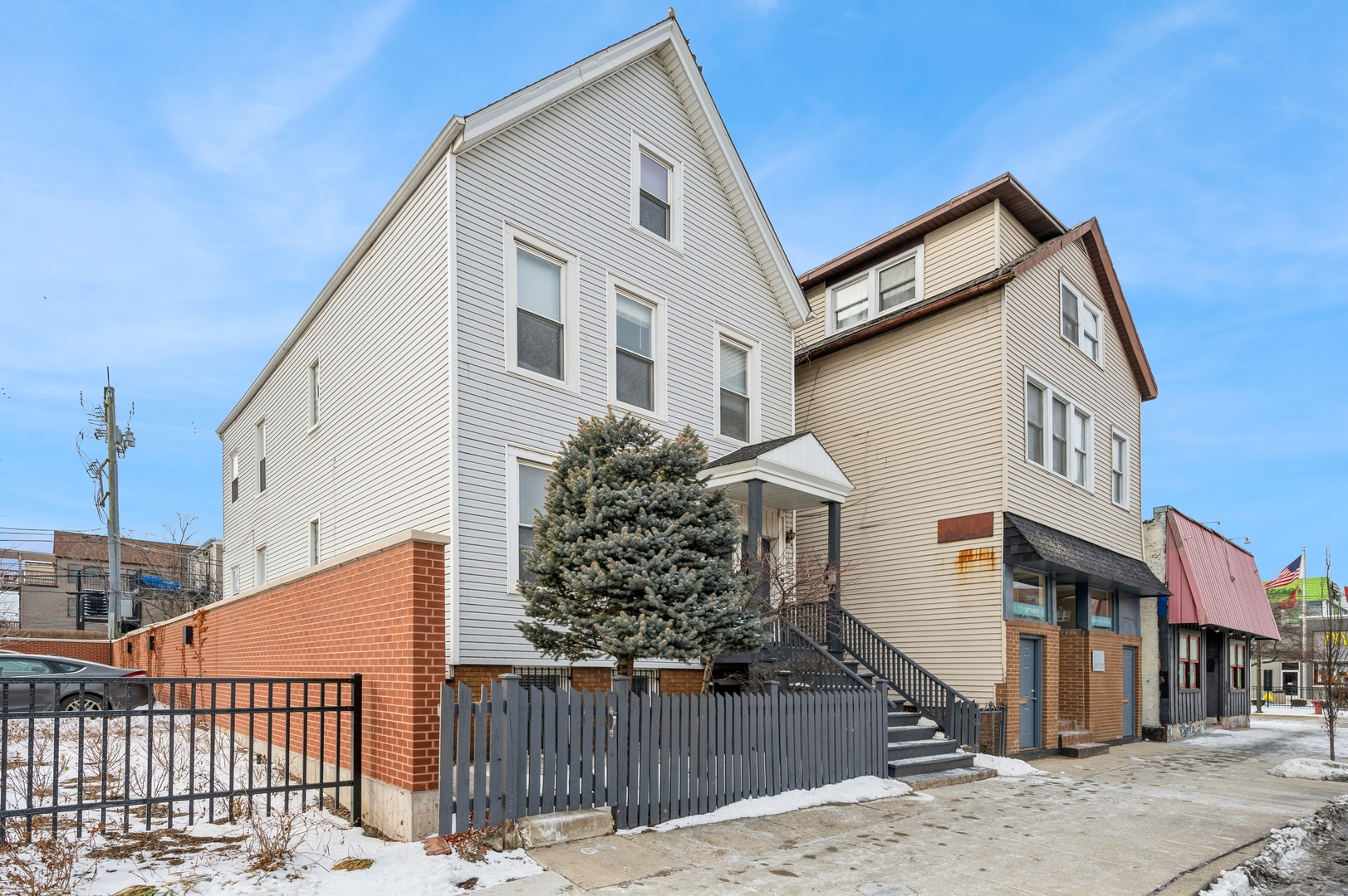 2818 N Ashland Avenue G Property Photo 2