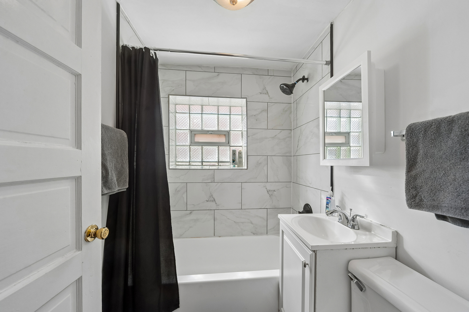 2818 N Ashland Avenue G Property Photo 8